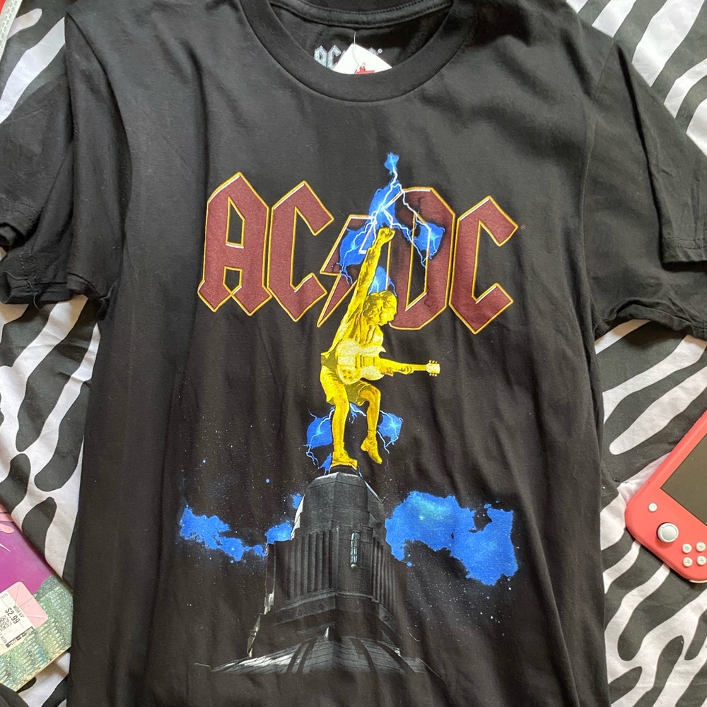 Graphic tee